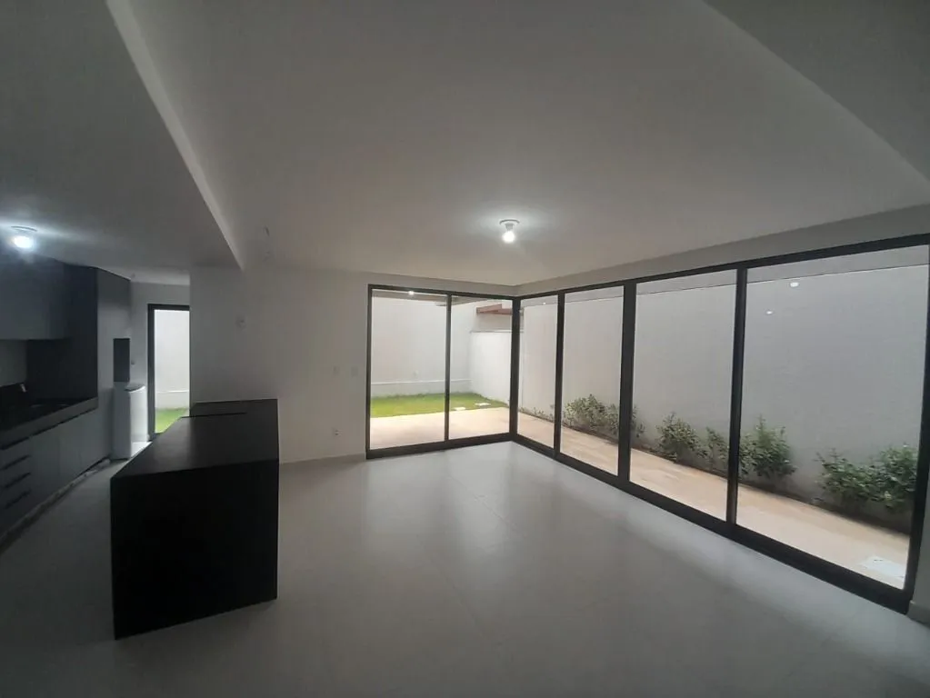 Imagem Casa de alto padrão em Intermares com 3 suítes, área gourmet, condomínio completo e excelente localização.