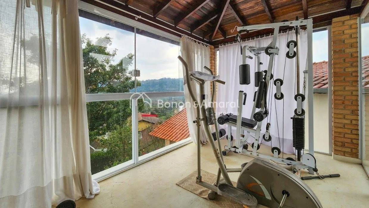 Imagem "Exclusiva Casa de Alto Padrão no Residencial Moinho de Vento - Valinhos/SP com Vista Deslumbrante"