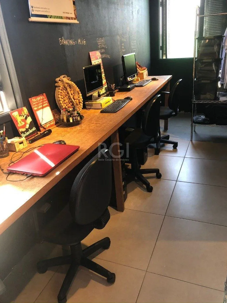 Imagem Casa para Venda - 260m², 3 dormitórios, sendo 2 suites, 2 vagas - Nonoai