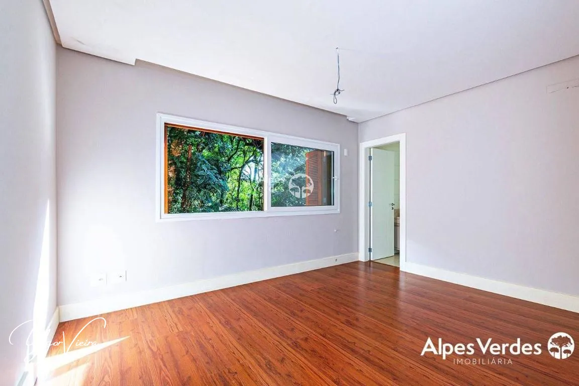 Imagem Vende-se apartamento por R$ 3.496.975,00 - Centro - Canela/RS