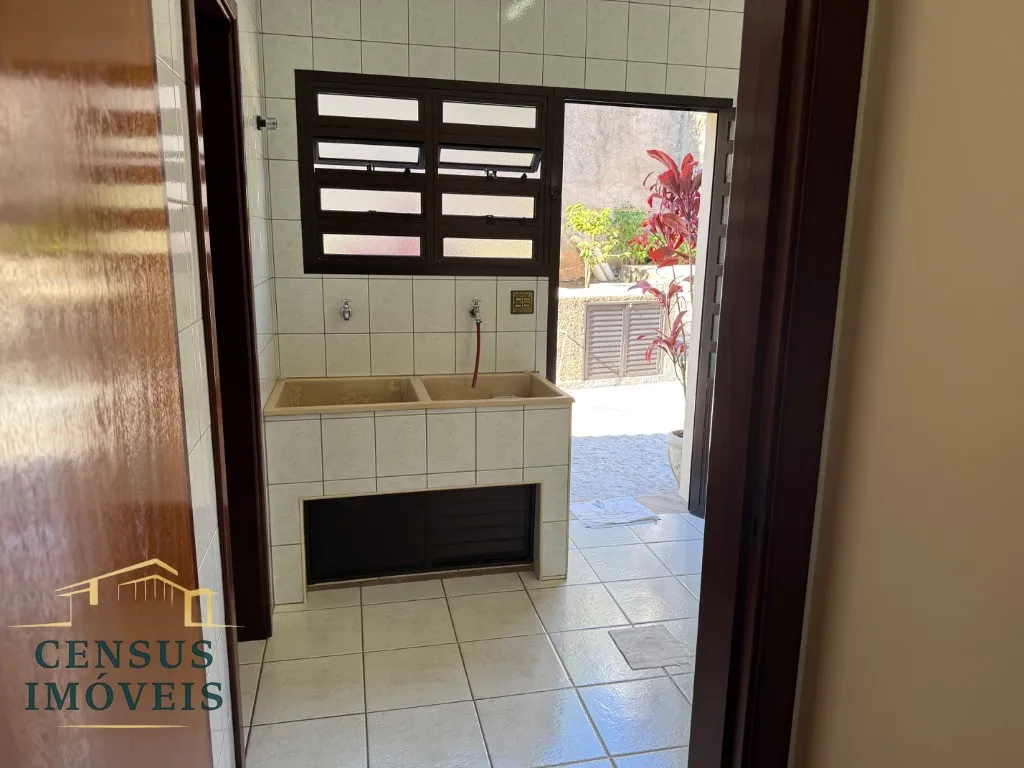 Foto do imóvel: Casa à venda em condomínio Marambaia, Vinhedo-SP: 4 quartos, 2 suítes, 3 salas, 2 banheiros, 4 vagas, 365, 70 m². em Condomínio Marambaia