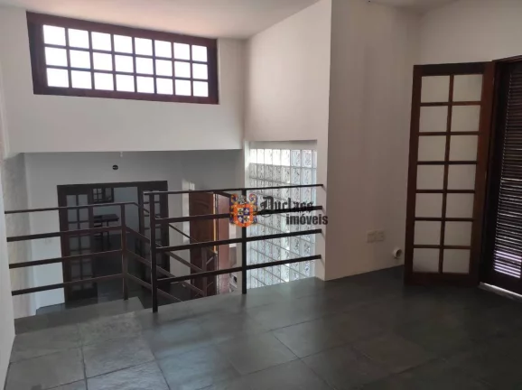 Imagem Chácara em Jundiaí, com ampla casa, escritório, galpão, área de lazer, piscina, bosque.