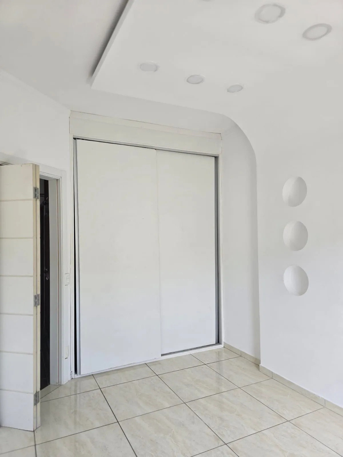 Imagem Imperdível apartamento à venda em Santos-SP, bairro Campo Grande! 3 quartos, 1 suíte, 1 sala, 2 banheiros, 1 vaga de garagem, 182,00m² de área.