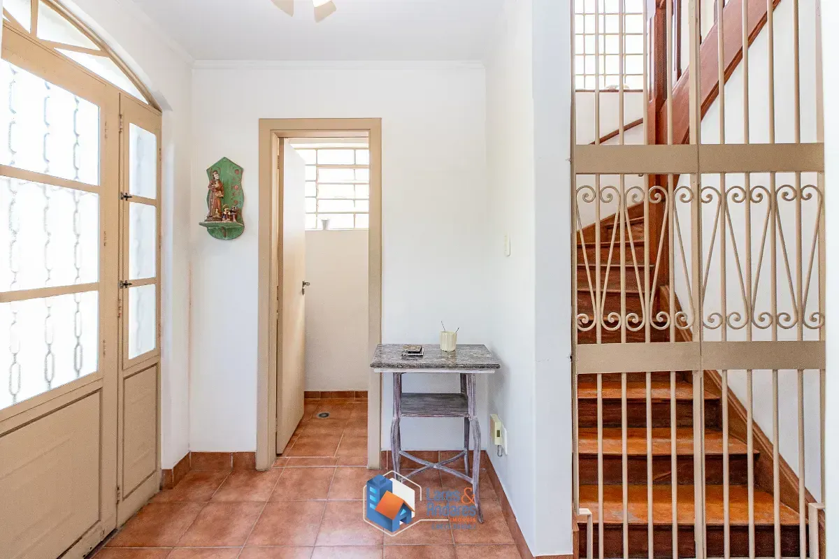 Imagem Sobrado para venda em Jardim das Bandeiras com 3 quartos, 232m²
