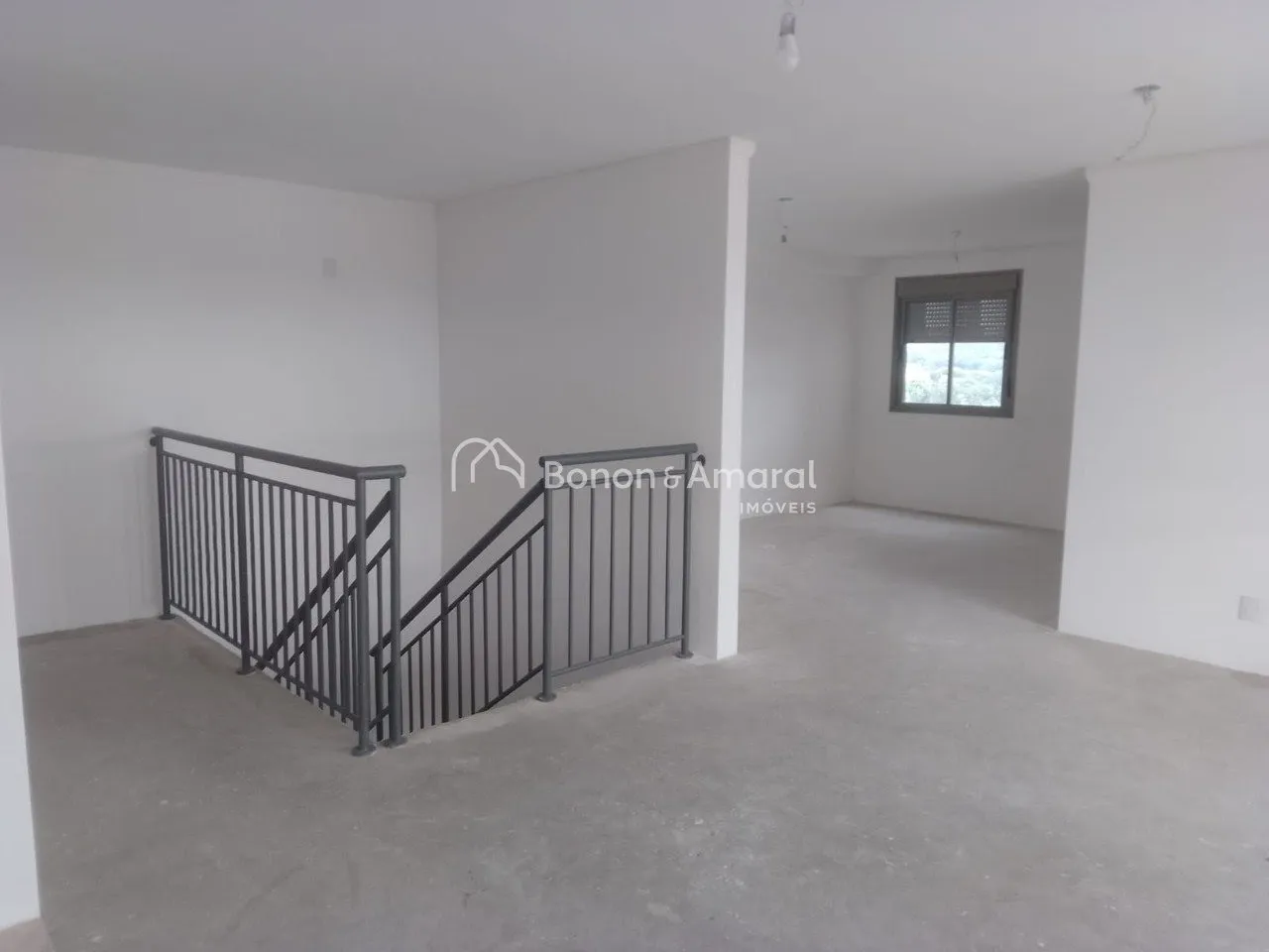 Imagem Duplex de Alto Padrão à Venda com 3 Suítes e 4 Vagas - 236,47 m²