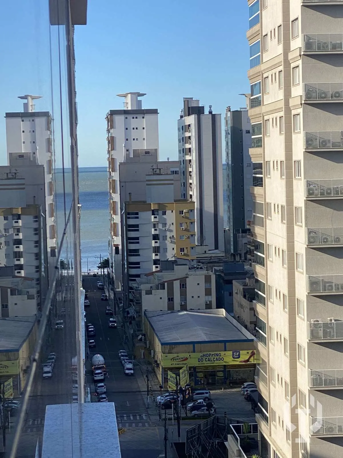 Imagem Amplo apto pronto em 100x direto com a construtora, semi mobiliado com 3 suítes e lazer completo