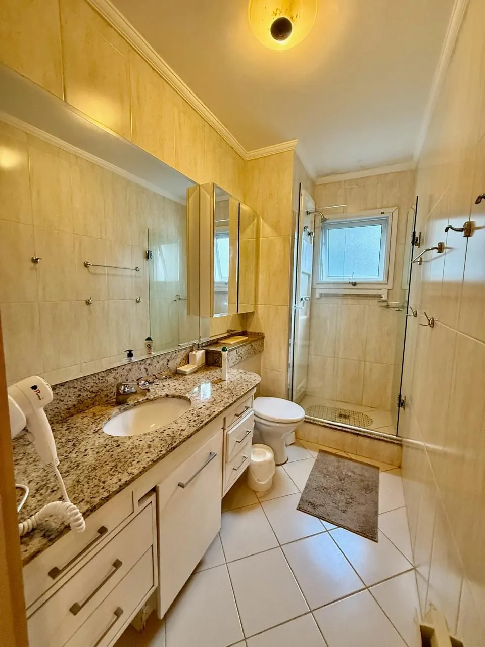 Imagem Apartamento à venda em Gramado, Vila Suíça, com 2 quartos, 76m2