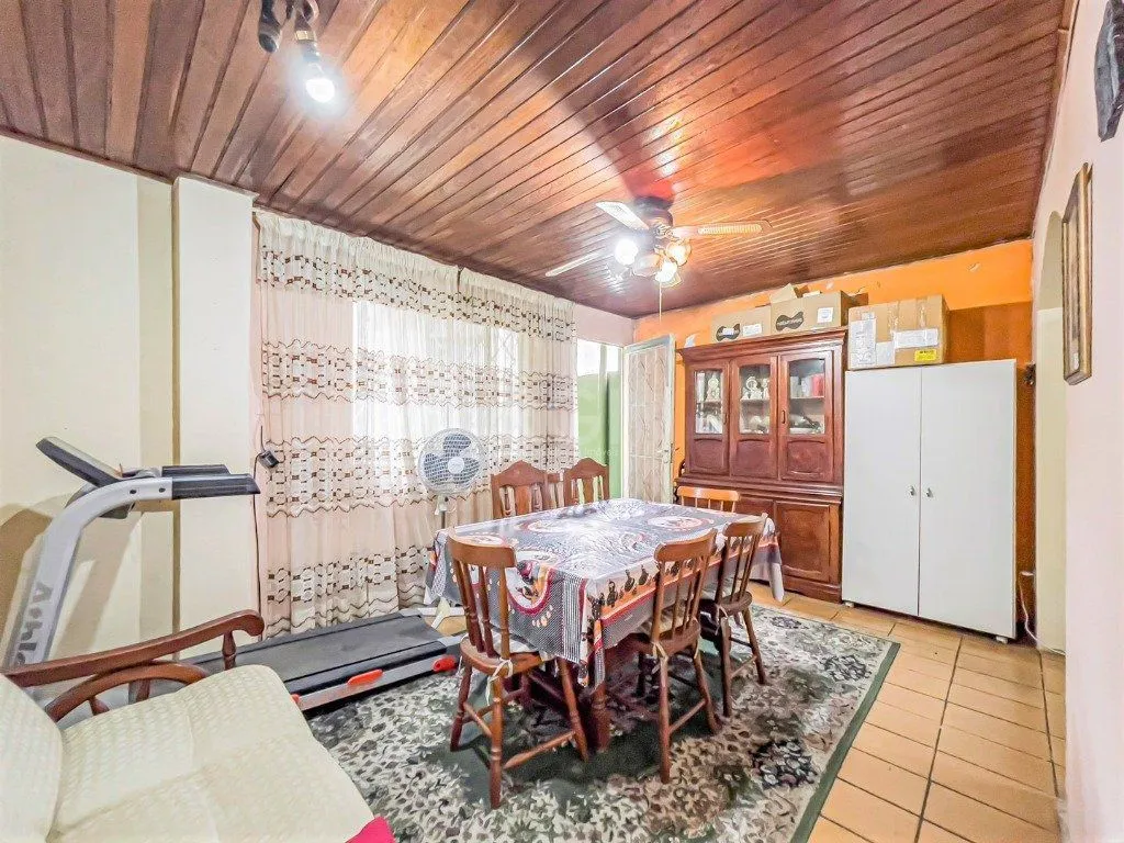 Imagem Casa para Venda - 212m², 3 dormitórios, 3 vagas - Azenha