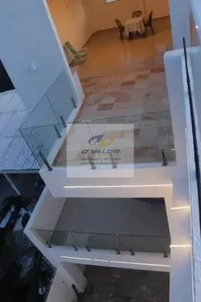 Imagem Vendo Casa Triplex de Luxo com 300m², 5 quartos s/ a suíte principal com 55m², piscina, área gourmet e 2 vagas