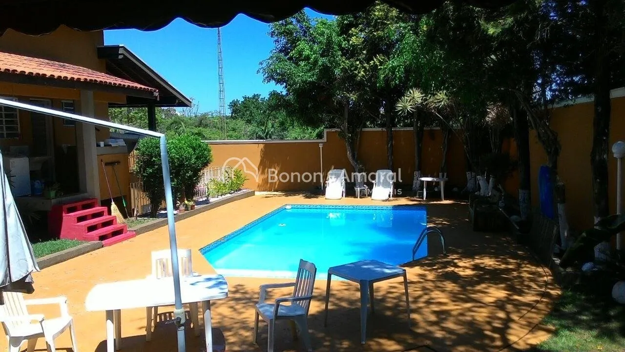 Imagem Imponente residência em zona comercial
