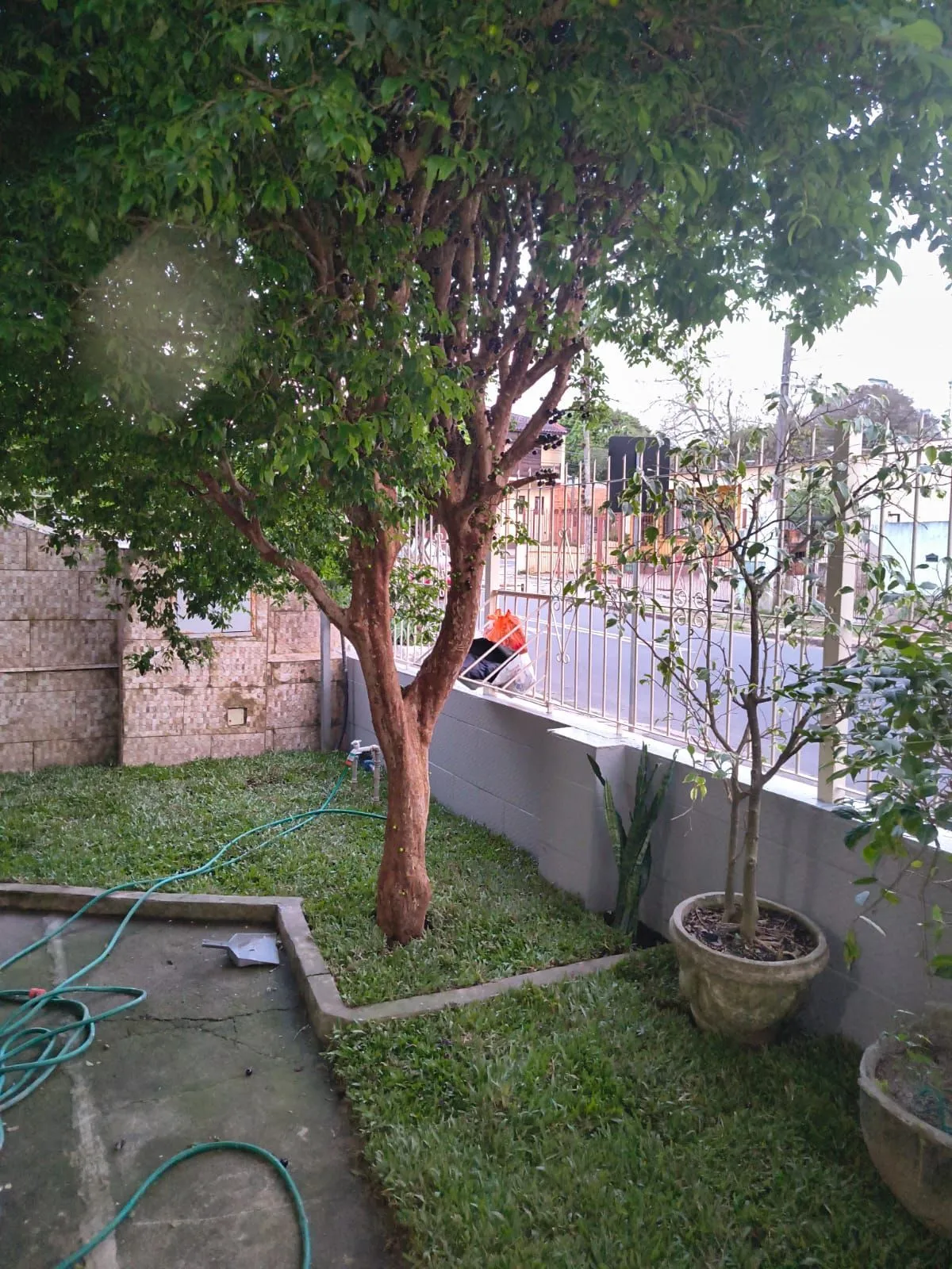 Imagem Casa com 2 vagas de garagem para carros pequenos