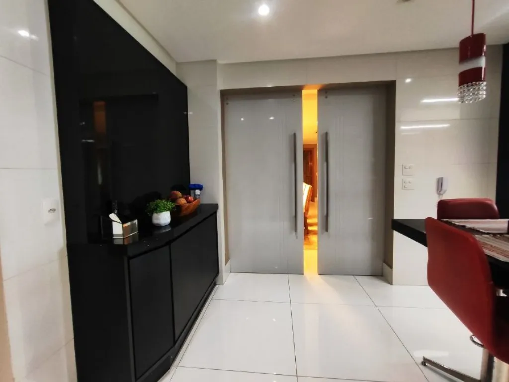 Imagem APARTAMENTO COM 250,00 m² - CANTO DO FORTE - PRAIA GRANDE SP
