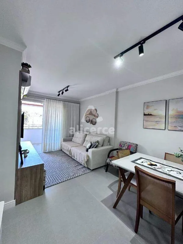 Imagem Oportunidade 3 dorm. com suíte na Praia da Cachoeira do Bom Jesus - Florianópolis/SC!