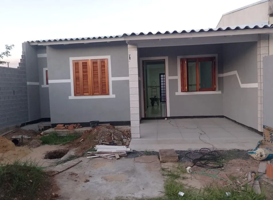Casa em Canoas - Mato Grande de 3 dormitórios e 2 vagas DESOCUPADA