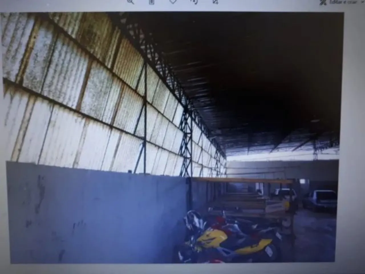 Imagem Oportunidade única: Galpão comercial à venda em Boituva-SP, com 1 sala, 1 banheiro, 1 vaga de garagem e 550m² de área.