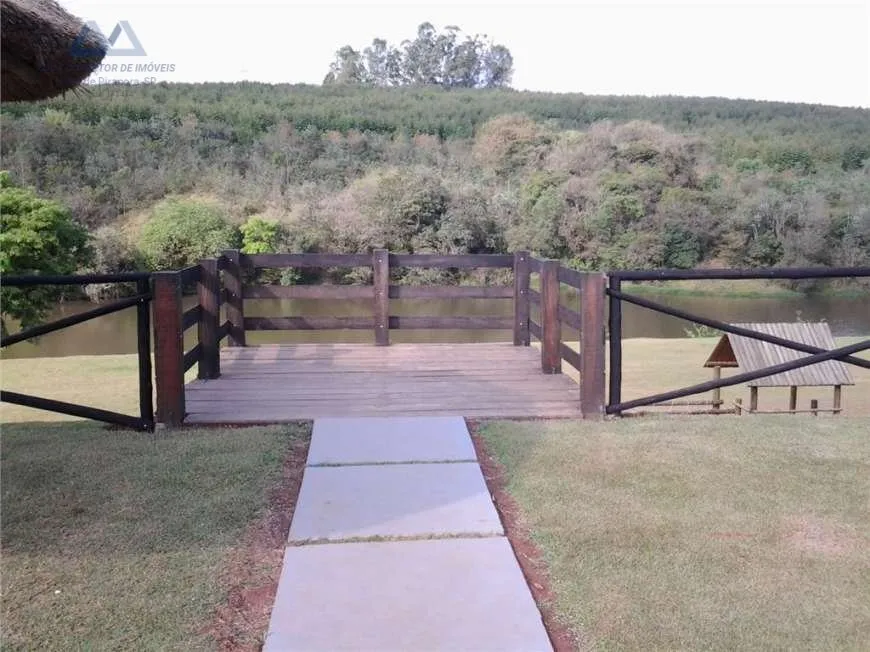 Imagem Lote de 1005,33m² Localizado no Condomínio Fazenda Alta Vista.