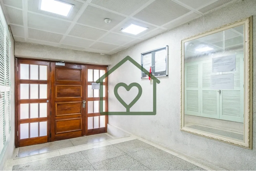 Imagem Amplo e confortável apartamento, reformado, com 3 dormitórios, 1 suíte e 114m²! Sala com living ...