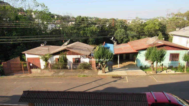 Imagem Casa para Venda em Concórdia, Petrópolis, 3 dormitórios