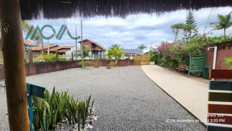 Imagem Casa à Venda em Itapoá SC, 3 Dormitórios, Próxima à Praia e Comércio Local