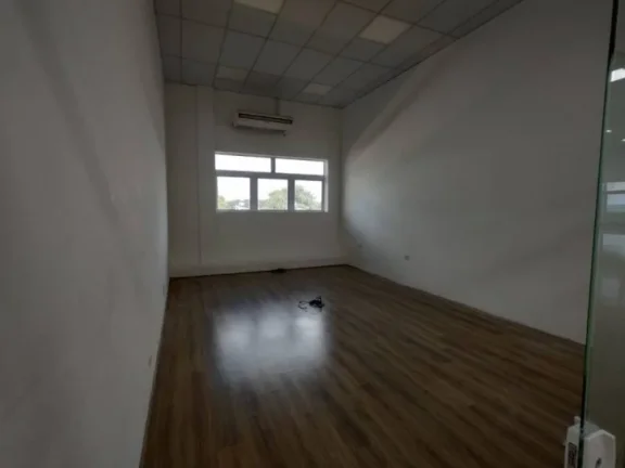 Imagem Salão Comercial 902m² com Escritório, 6 Banheiros e Vagas - Alto Potencial