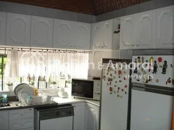 Imagem Casa com arquitetura diferenciada, com 3 quartos, living 4 ambientes, Home Theater com isolamento ac...