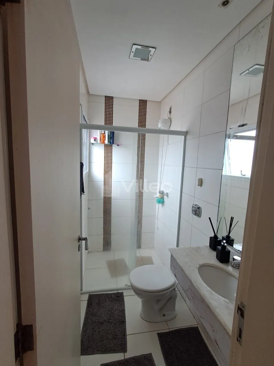 Imagem Apresentamos esta excelente casa em condomínio no Villagio di Lucca, localizado no Jardim São Clar...