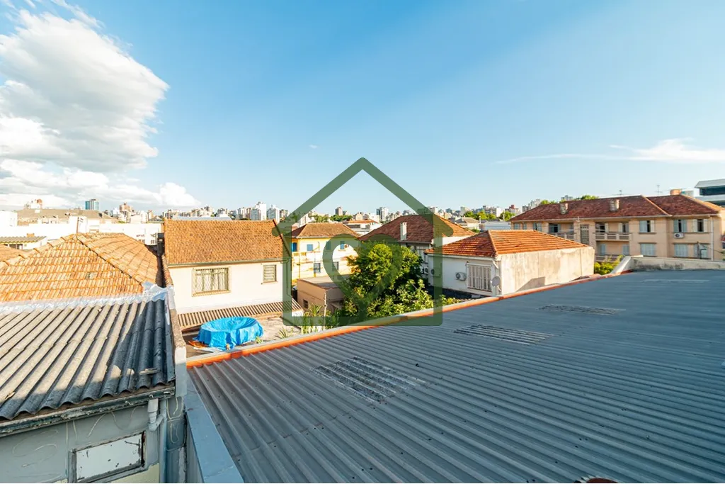 Imagem Apresento um excelente imóvel comercial e residencial localizado na Av. Pará, a apenas meia quadra...