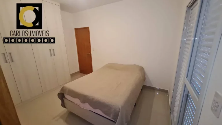 Imagem Casa sobreposta a venda, super bem localizada em Santos