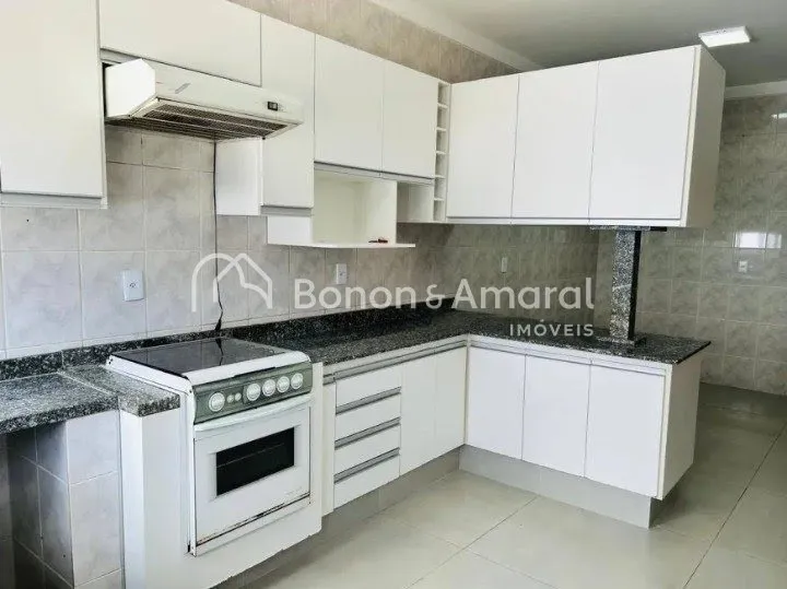 Imagem Casa a Venda Completa com Quintal Amplo e Suíte no Jardim Fortaleza - Imperdível!