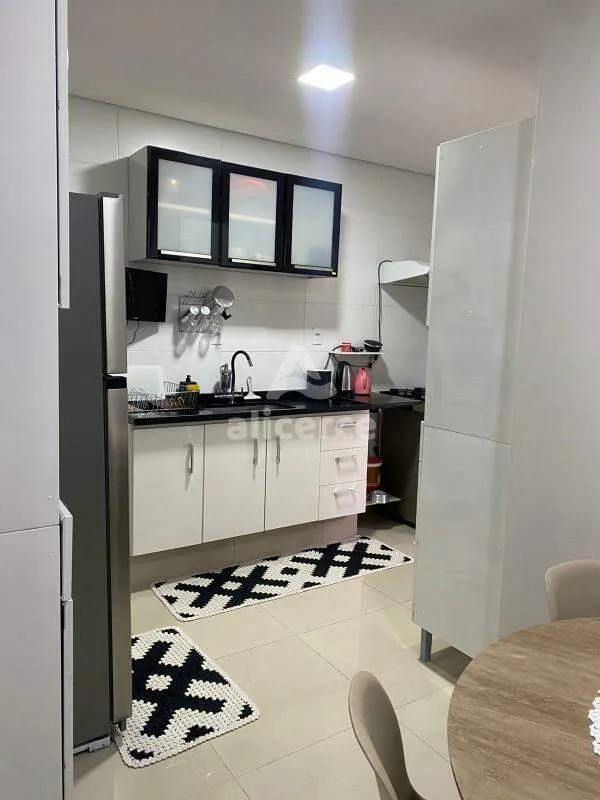 Imagem Sobrado à venda com 2 quartos 2 suítes, 85m² em Serraria São José