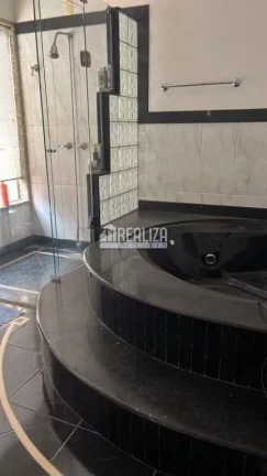 Imagem Casa à venda no bairro Santa Maria, Uberaba - 5 dormitórios, piscina e sauna