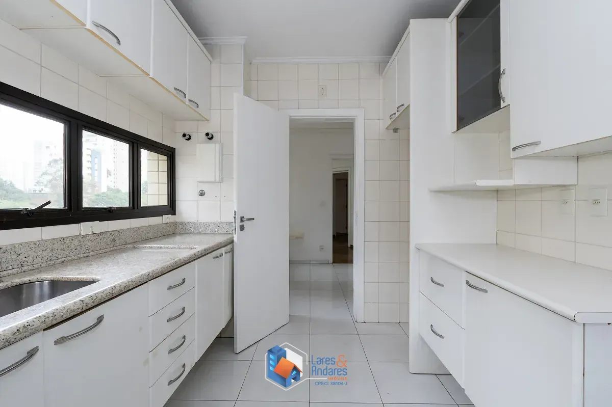 Imagem Apartamento para venda em Vila Andrade com 3 quartos, sendo 3 suítes, 184m²