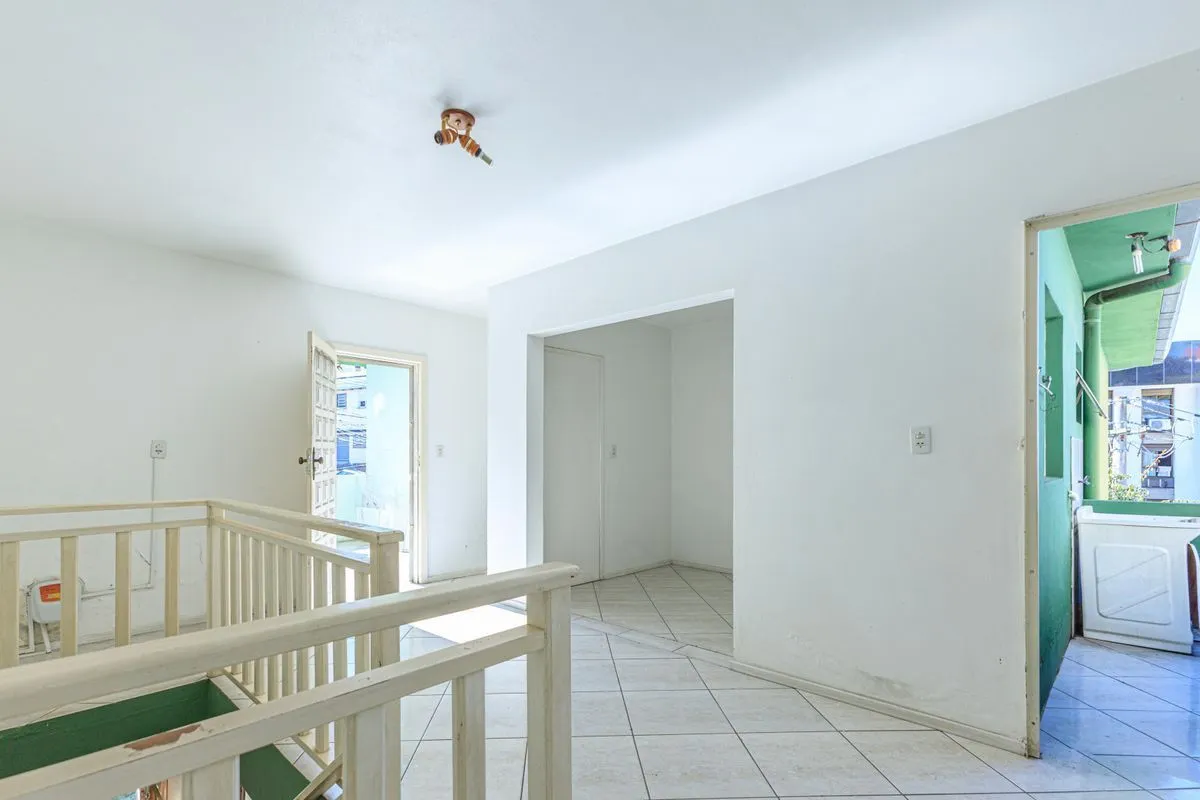 Imagem Casa 4 dormitórios Petrópolis