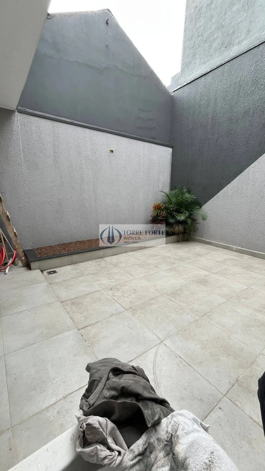 Imagem Casa sobrado novo, com 120m² em rua tranquila na Vila Canero