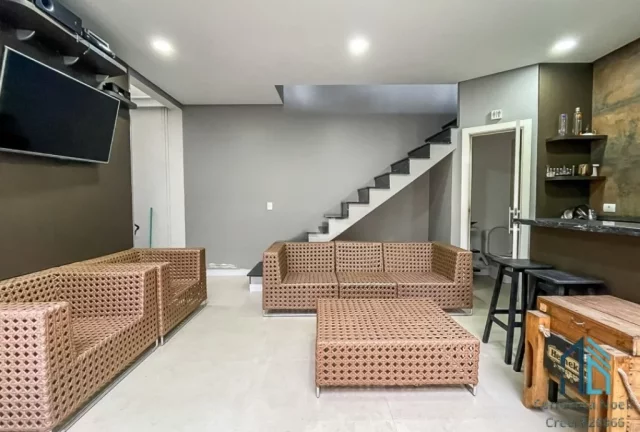 Imagem (Estuda permuta e financiamento) Sobrado Semi mobiliado lindo, 03 suítes, piscina, 06 vagas, em São José dos Pinhais PR