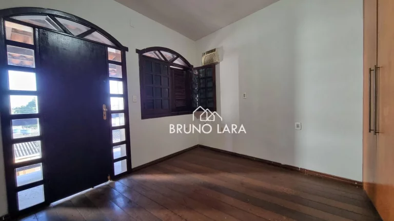 Imagem Casa à venda no Centro – Igarapé/MG.