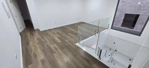 Imagem VENDA DE SOBRADO NOVO NO CONDOMÍNIO REAL PARK, EM ARUJÁ/SP, 300m² com 04 suítes, suíte máster com hidro, garagem com 04 vagas e piscina. CONSULTE-NOS.