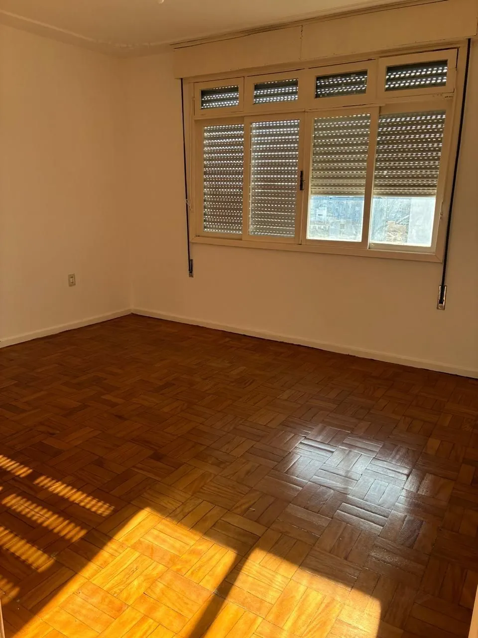 Imagem AMPLO APARTAMENTO DE 3 DORMITÓRIOS NA CIDADE BAIXA