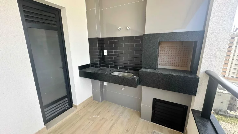 Imagem Apartamento com 4 dormitórios sendo 2 suítes e 1 vaga de garagem em São José/SC