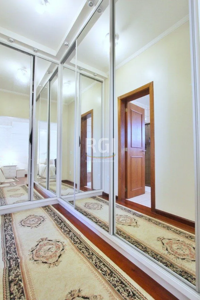 Imagem Casa para Venda - 250m², 3 dormitórios, sendo 1 suites, Teresópolis
