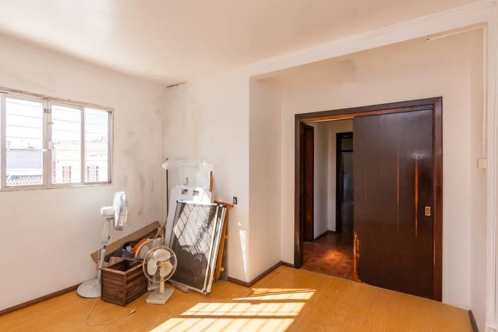 Imagem Casa com 3 quarto e 230m² à venda em Farrapos, Porto Alegre.