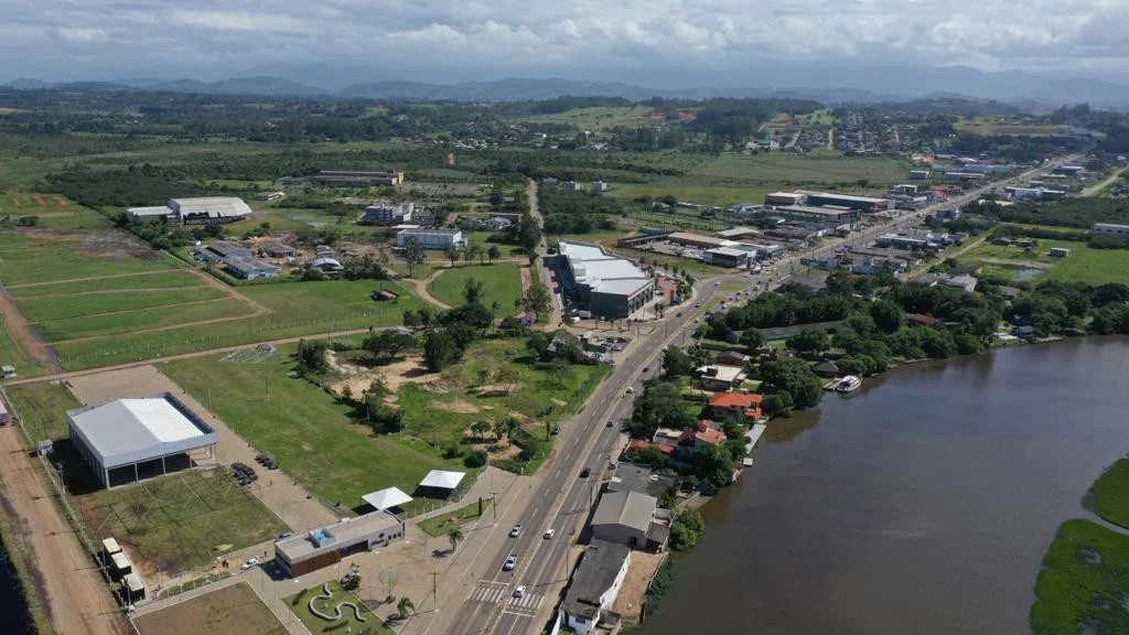 Terreno de 10.645m para venda em Torres próximo ao Parque do Balonismo