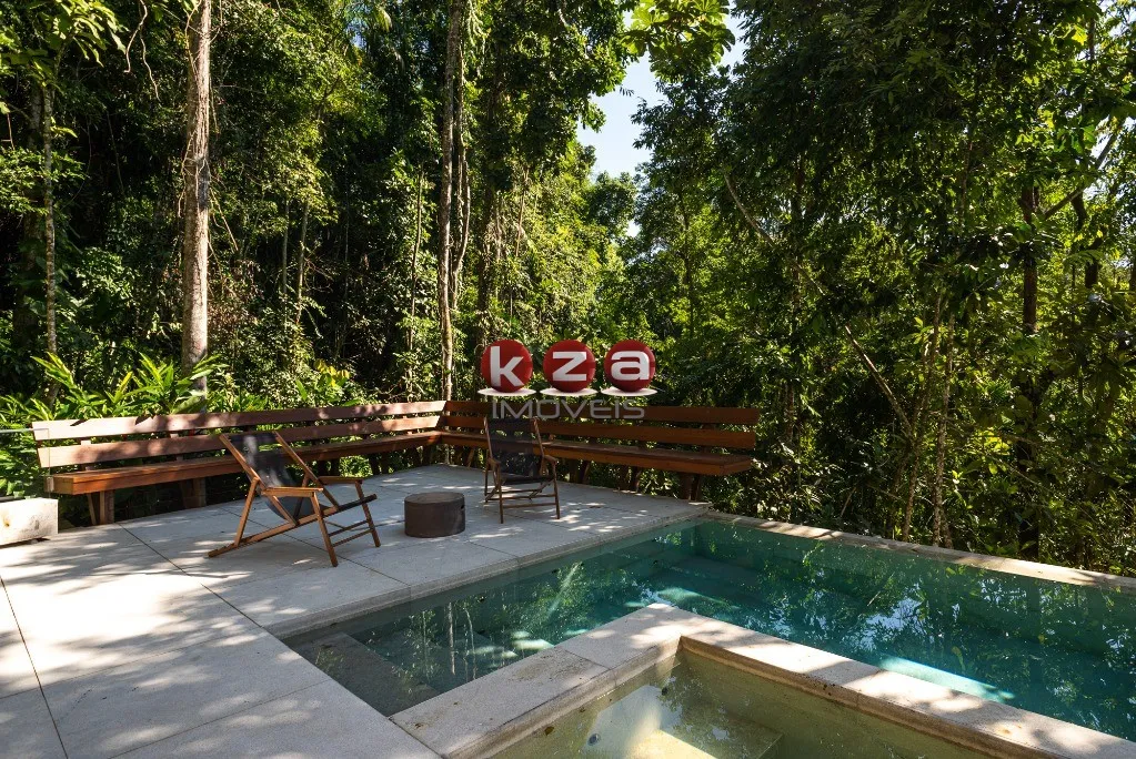Imagem Casa em Condomínio de Luxo em Bertioga-SP com 4 Quartos, 4 Suítes e 550m² de Área