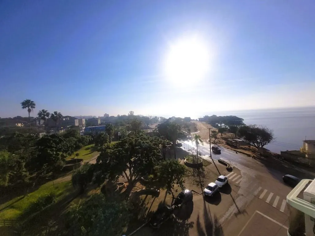 Imagem Impecável apto. 2 dormitórios -1 suíte, semimobiliado com linda vista e próximo ao Catamarã no Centro de Guaiba