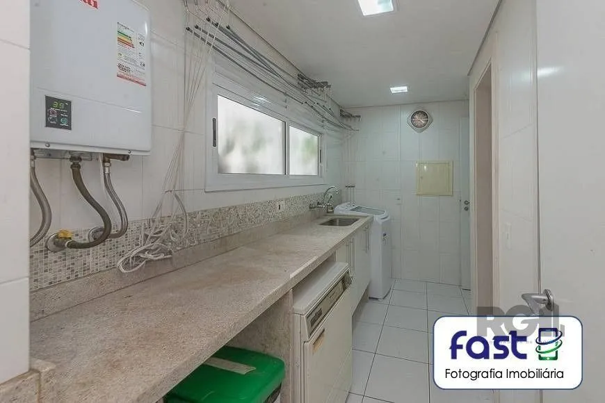 Imagem Vende Excelente Apartamento no Bairro - Jardim do Salso - Porto Alegre