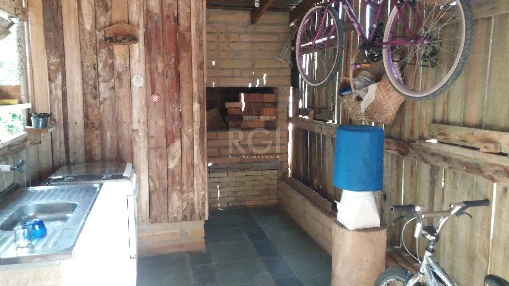 Imagem Casa para Venda - 220m², 2 dormitórios, sendo 1 suites, 4 vagas - Belém Novo