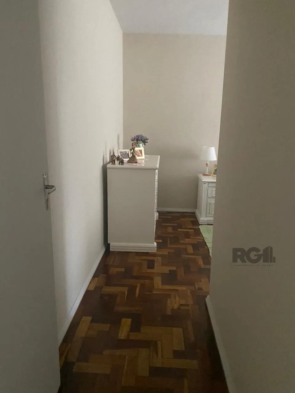 Imagem Vende-se apartamento impecável de 2 dormitórios