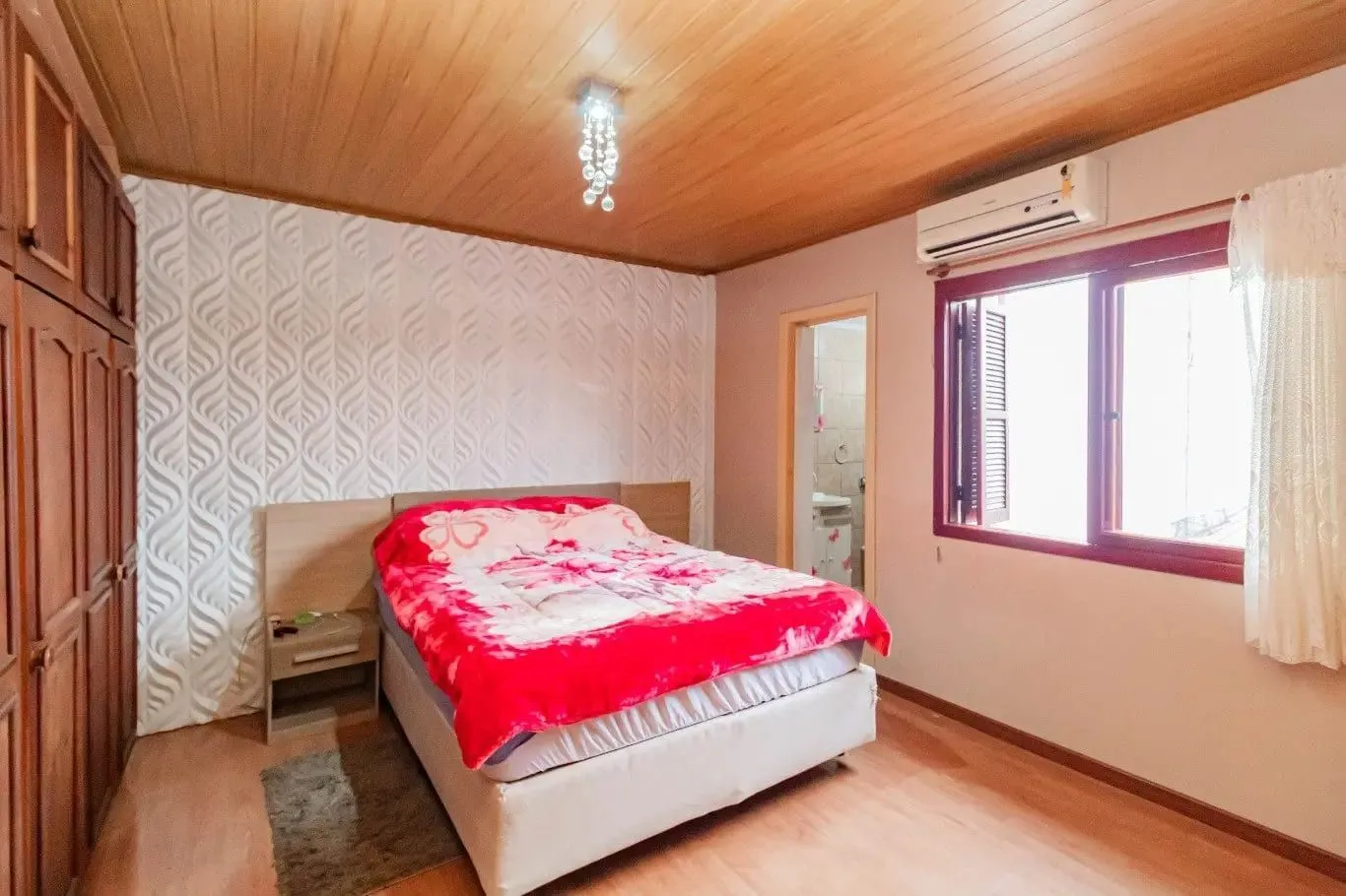 Imagem Casa com 2 dormitórios no bairro Sarandi, Porto Alegre