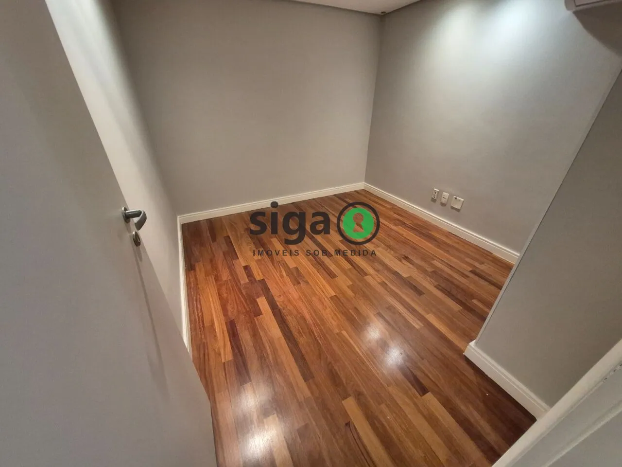 Imagem Sala / Conjunto Comercial a venda ou locação no Itaim Bibi com 142m²