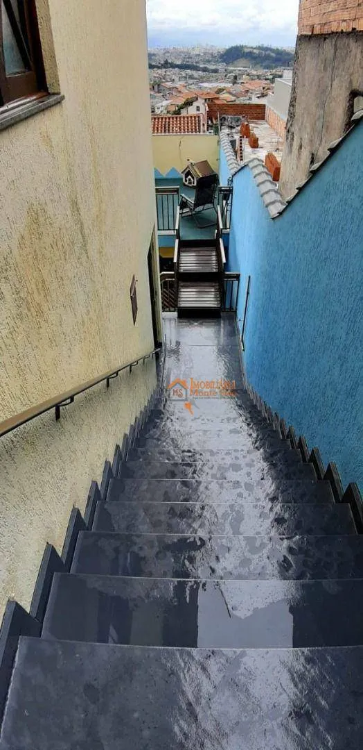 Imagem Sobrado com 3 dormitórios à venda, 195 m² por R$ 740.000,00 - Parque Continental II - Guarulhos/SP